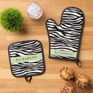 Zebra Print, Streifen, Schwarz und Weiß, Ihr Name Ofenhandschuh & Topflappen-Set