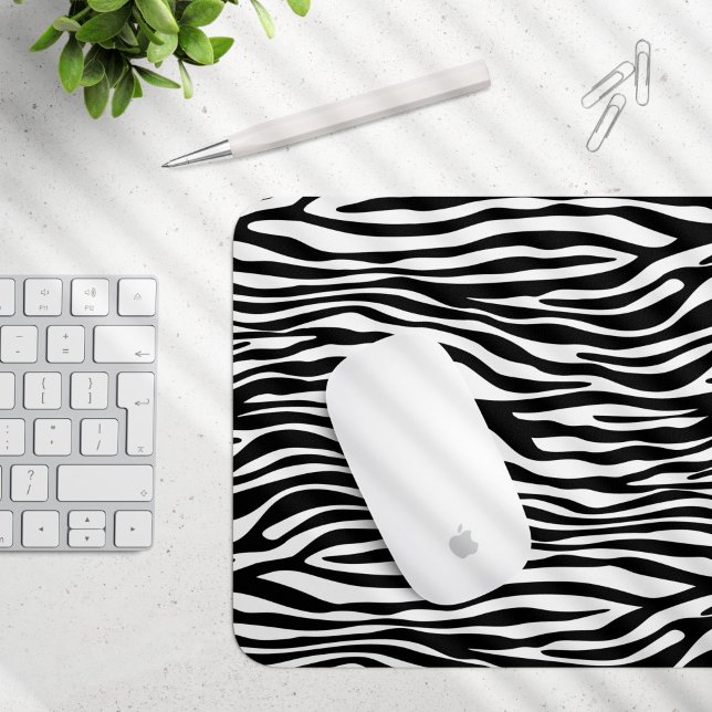 Zebra Print, Zebrastreifen, schwarz und weiß Mousepad (Von Creator hochgeladen)