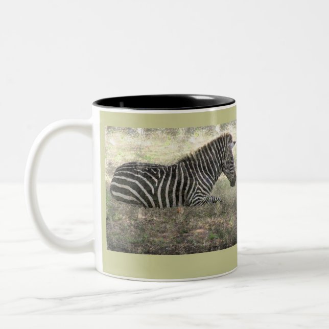 ZEBRA SITZEN AM BODEN /FOTOG/ DIG.MANIP ZWEIFARBIGE TASSE (Links)