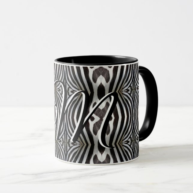 Zebra Streifen Monogramm in Schwarz-Weiß Tasse (VorderseiteRechts)