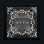 Zebra Tribal Lace Wedding Anniversary Geschenkboxe Geschenkbox<br><div class="desc">Einzigartiges und stilvolles Design inspiriert in Schwarz-weiß-silbergrauem Design - exquisite und elegante Brauerei, Jubiläum oder Verlobung. Personalisieren Sie sich mit Namen, Jubiläumsdatum und Monogramm oder Zahlen - gemacht in eine wunderbare hölzerne Geschenkboxen, um Schmuckstücke behalten, Schmuckkästchen für Ihre speziellen Kuchen. Ein wunderbares Geschenk - füllen Sie die Schachtel mit Mementos,...</div>