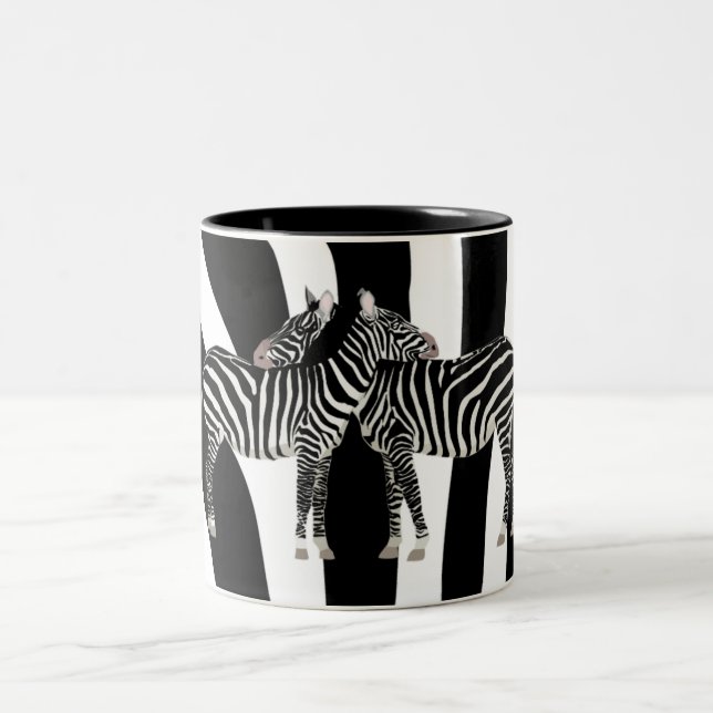 Zebra-Umarmungen Zweifarbige Tasse (Mittel)