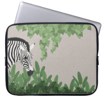 Zebra zwischen Blättern