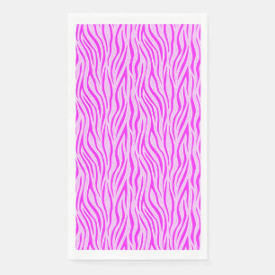 Zebrastreifen in einem puderrosa Safari-Druck Serviette