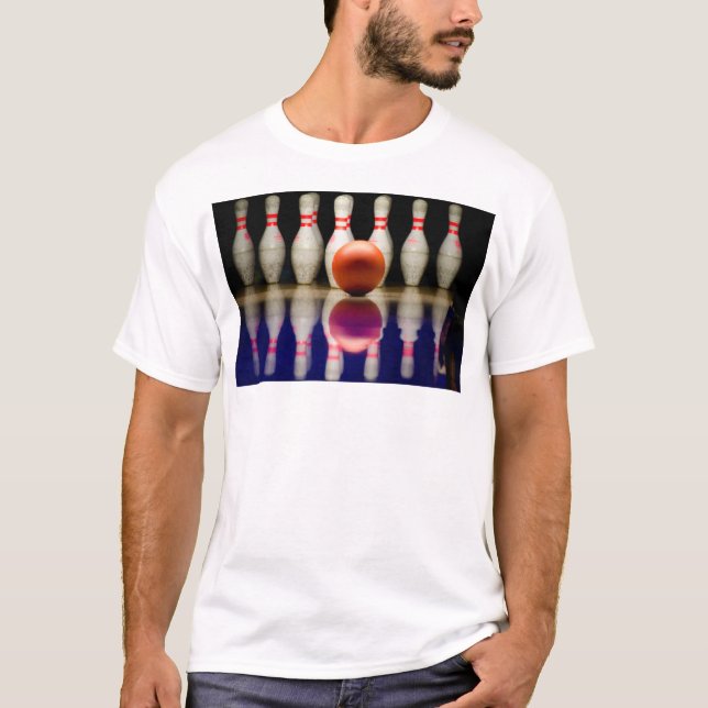 Zehnpins Bowling Strike. T-Shirt (Vorderseite)