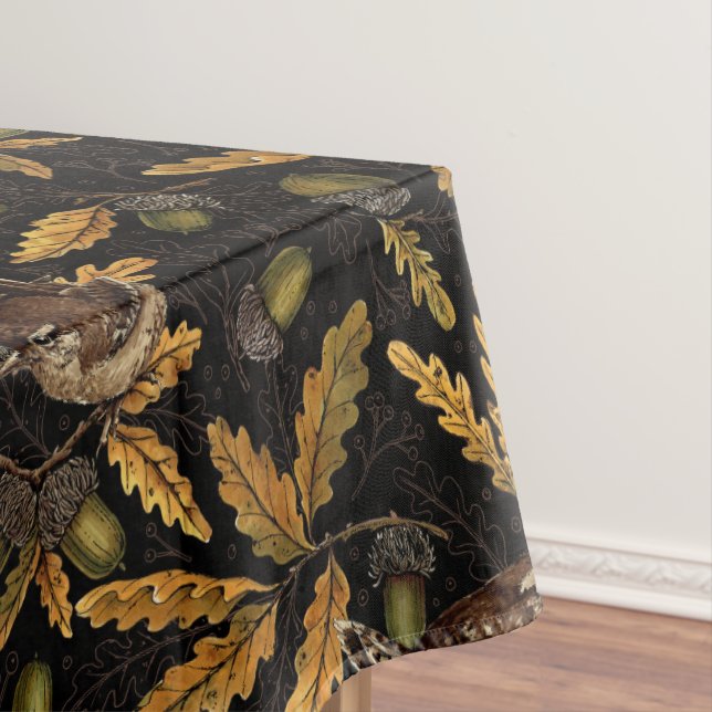 Zeichen und Eicheln auf schwarz Tischdecke (Beispiel)