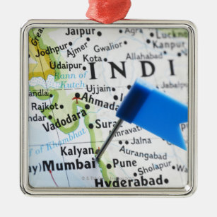 Zeichnen Sie das Button auf, das in Mumbai, Indien Ornament Aus Metall