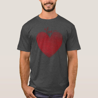 zeigt eine rote Herzform mit dem Herzfreund T-Shirt