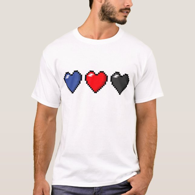 Zeile mit drei Pixel-Herz-Flag-Polyamory-Flag T-Shirt (Vorderseite)