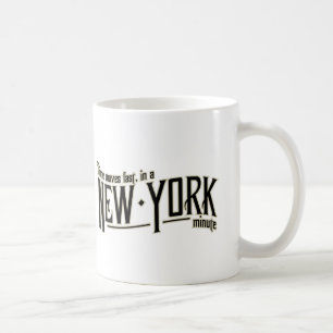 Zeit bewegt sich schnell in eine New- Yorkminute Tasse