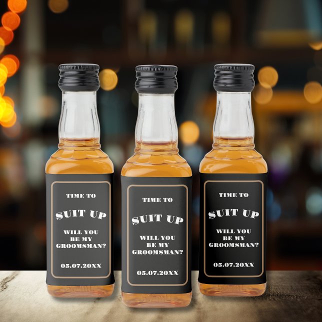 Zeit zum Anzug: mein Trauzeuge-Vorschlag Alkoholflaschenetikett (time to suit up will you be my groomsman proposal liquor bottle label)