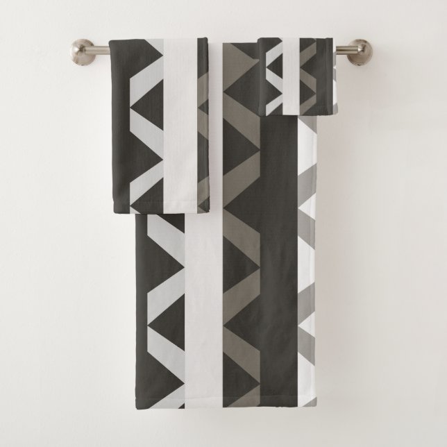 Zeitgenössisches graues Triangle-Muster Badhandtuch Set (Insitu)