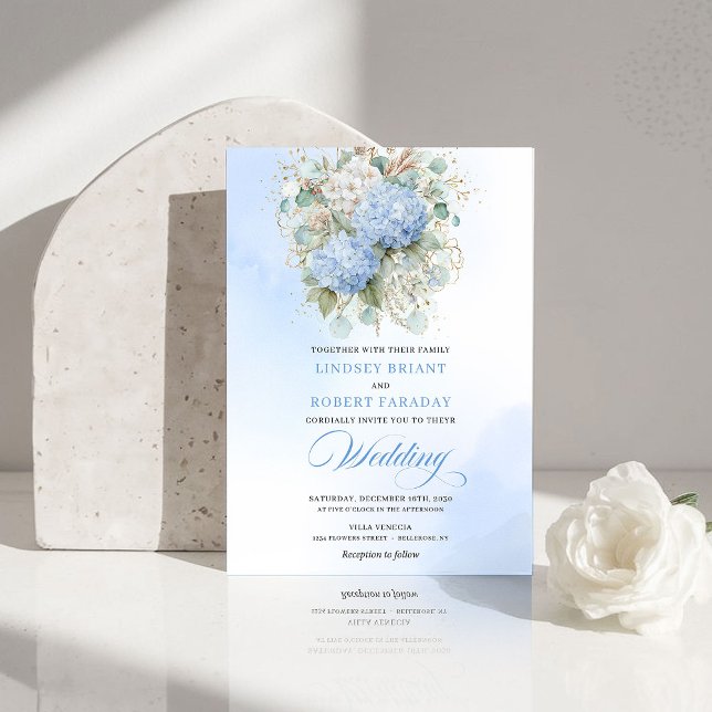 Zeitlose blaue Hortensien-Gold-Blumen-Hochzeitsein Einladung (Timeless Blue Hydrangea Gold Floral Wedding Invitation)