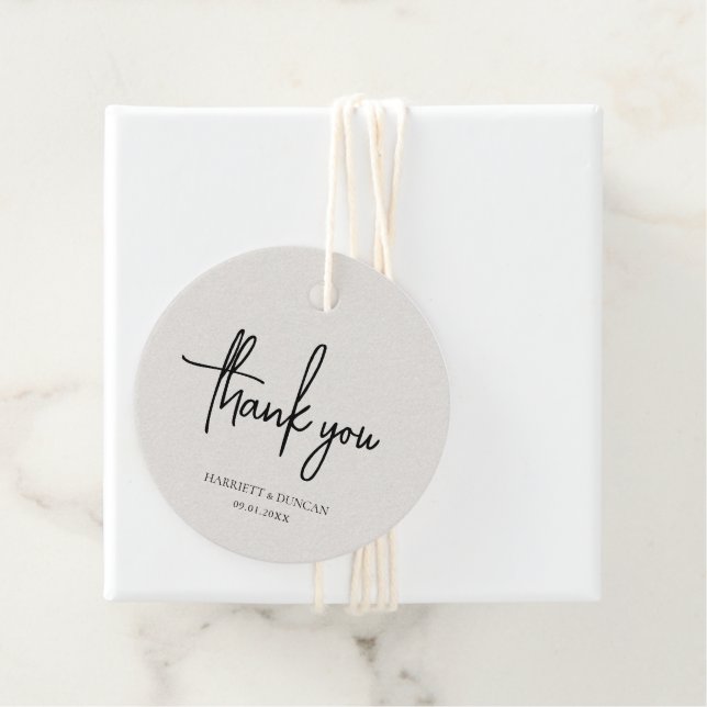 Zeitlose neutrale Beige Elegante Hochzeit Geschenkanhänger (Beispiel)
