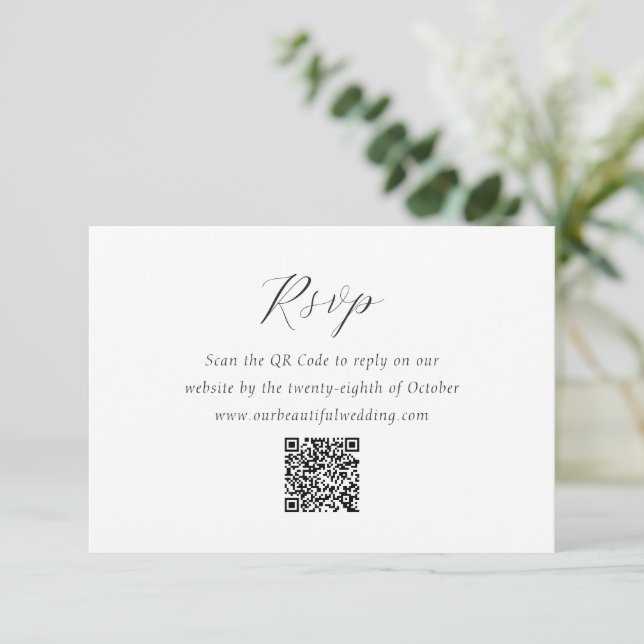Zeitlose Schwarz-Weiß-QR-Code Elegante Hochzeit RSVP Karte (Stehend Vorderseite)