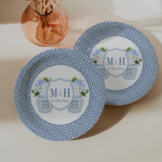 Zeitloser Ingwertopf-Monogramm-Hochzeitsdusche-Par Pappteller (Couples Shower or wedding paper plates. Blue and white ginger jar monogram with watercolor flowers)