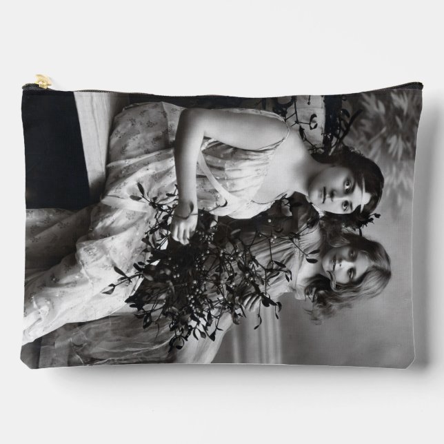 Zeitloses Portrait von Mutter und Tochter Zubehörtasche (Vorderseite)