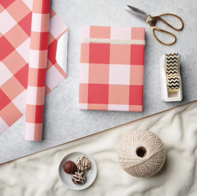 Zeitloses rotes Gingham Farmhouse Land Geschenkpapier (Kunsthandwerk)