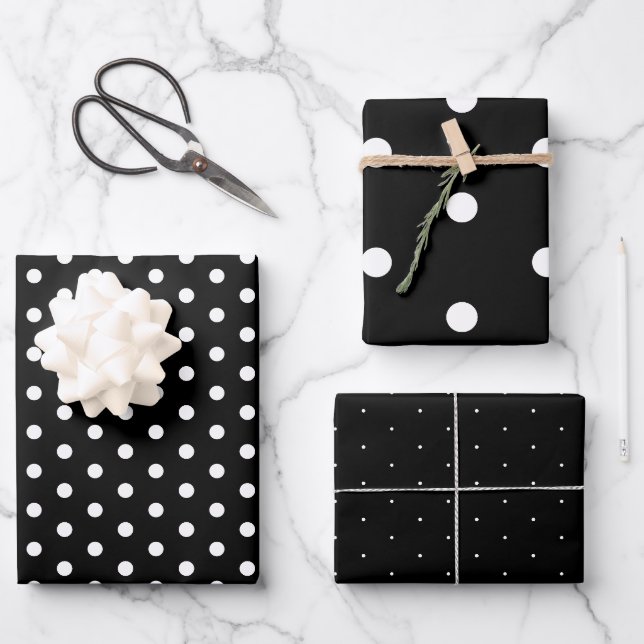 Zeitloses Schwarz-weißes Polka Dot Geschenkpapier (Vorderseite)