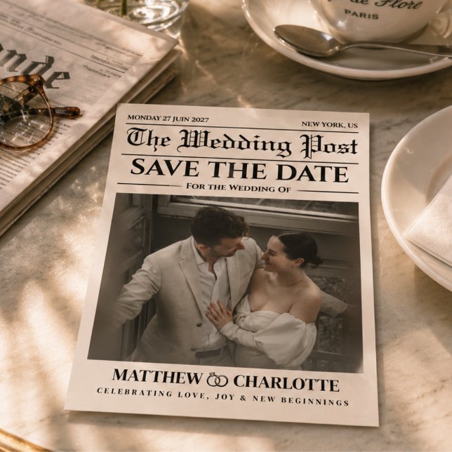 Zeitung Save the Date Hochzeit Beige Karte (vintage newspaper wedding save the date cards minimalist modern unique fun classic retro)