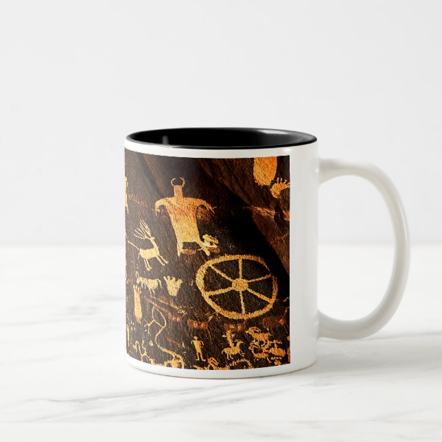 Zeitungs-Felsen-Kunst-Kaffee-Tasse Zweifarbige Tasse (Rechts)