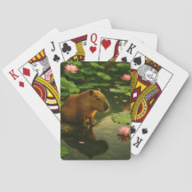 Zen Capybara betrachtet Spielkarten im Teich
