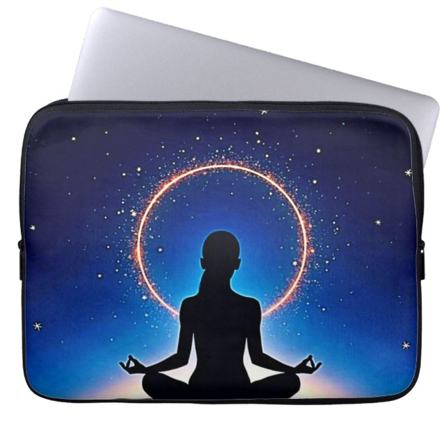 Zen unter Sternen: Kosmische Meditation Laptopschutzhülle (Vorderseite)