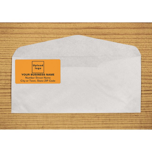 Zentrierorientiertes Orange Color Shipping (Center aligned business orange shipping label on envelope)