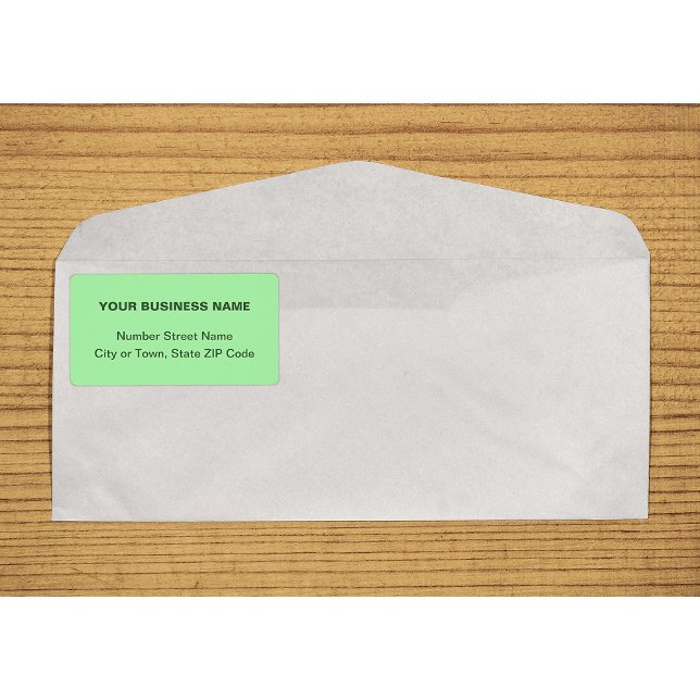 zentrierte Schlichte Texte Leicht grüne Schifffahr (Center aligned plain text business light green shipping label on envelope)