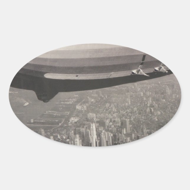 Zeppelin in New York City Ovaler Aufkleber (Vorderseite)