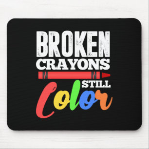 Zerbrochene Crayons immer noch Farbenbewusstsein f Mousepad