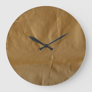Zerknittertes rotes Papier: grungiger Hintergrund. Große Wanduhr