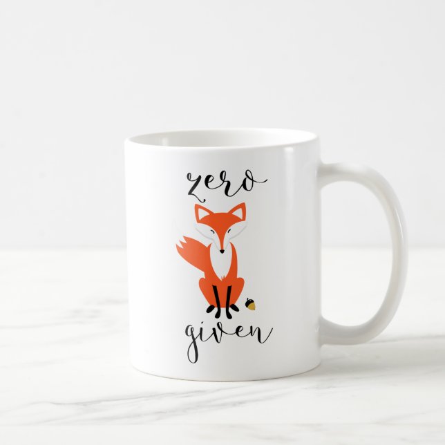 Zero Fox angesichts der lustigen Puppe-Tasse Tasse (Rechts)