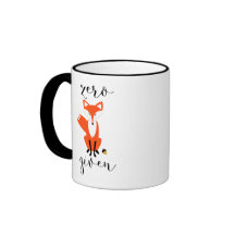 Zero Fox angesichts der lustigen Puppe-Tasse