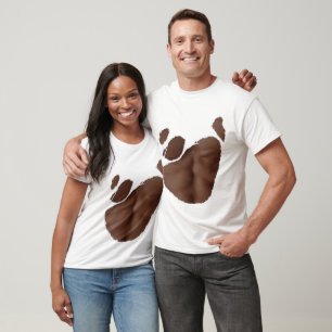 Zerrissenes T-Shirt mit gefälschten Bauchmuskeln (