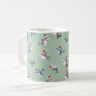 Zerstreute Weihnachts-Haie auf Hellgrün Kaffeetasse