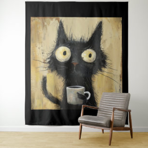 Zerzaustes schwarzes Katze mit Kaffee auf grungige Wandteppich