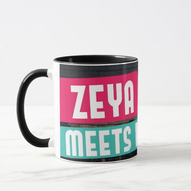 Zeya trifft NY-Tasse Tasse (Links)