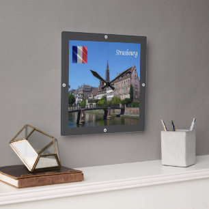 zFR142 STRASBOURG, Frankreich, Quadratische Wanduhr