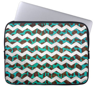 Zickzack Leopard, braun und Aquamarin Laptopschutzhülle