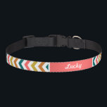 Zickzack Monogramm Haustierhalsband<br><div class="desc">Maßgeschneidertes Hundehalsband mit einem schicken,  gürtnisch modernen Zickzack-Zickzack Muster. Personalisieren Sie es mit dem Namen Ihres Tieres in einem Rechteck. Klicken Sie auf Anpassen,  um den Schriftart und die Farben des Textes zu ändern,  um ein einzigartiges Design zu erstellen!</div>