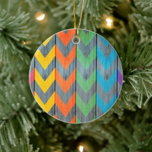 Zickzack Muster auf Holztextur von Shirley Taylor Keramik Ornament