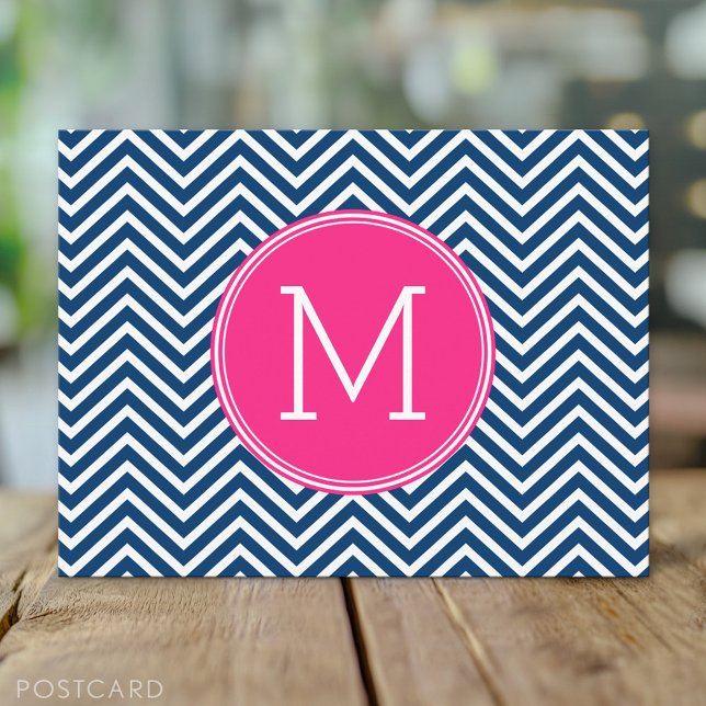 Zickzack Muster mit Monogram - Navy Magenta Postkarte (Von Creator hochgeladen)