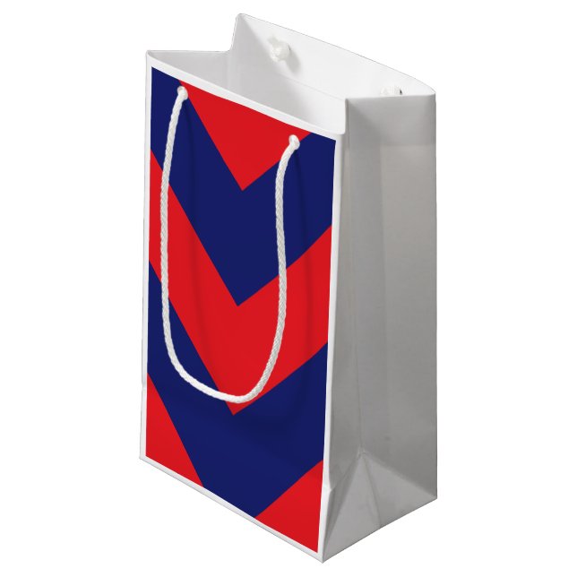 Zickzack | Navy Blue & Red | Typ/Größe | Benutzerd Kleine Geschenktüte (Vorderseite Schrägansicht)