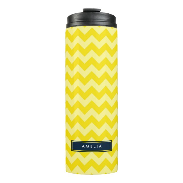 Zickzack Preppy in Shades of Yellow Monogram Thermosbecher (Vorderseite)