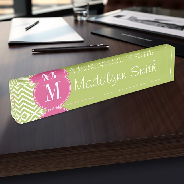 Zickzack rosa und grünes Muster mit Monogramm Namensplakette (Personalized Name Plate for the Office, School or Home)