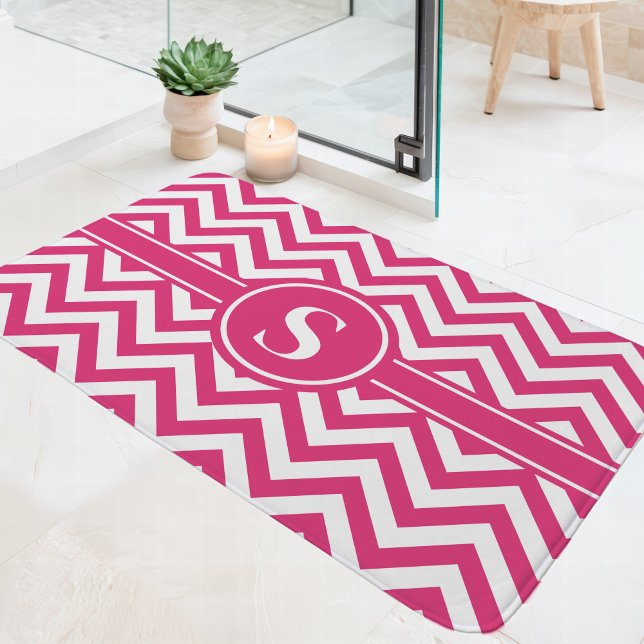 Zickzack, rosa und weiße Monogramm Badematte (Von Creator hochgeladen)