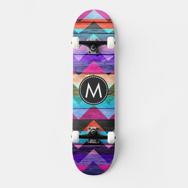 Zickzack Streifen aus gestrichenem Holz #7 Skateboard (Vorderseite)