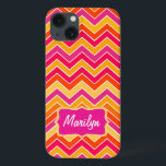 Zickzack Zickzack-Muster, farbenfroh rosa Pad-Gehä Case-Mate iPhone Hülle<br><div class="desc">Trending zigzag Gehäuse in fett rosa,  orange,  rot und gelb. Niedlicher,  heller Ipod-Fall von Sarah Trett. Anpassen mit dem Namen Ihrer Wahl,  derzeit liest Marilyn.</div>