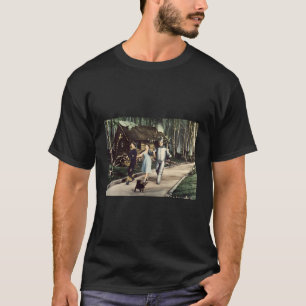 Ziegelstraßenassistent von Oz Zinn Scarecrow Dorot T-Shirt